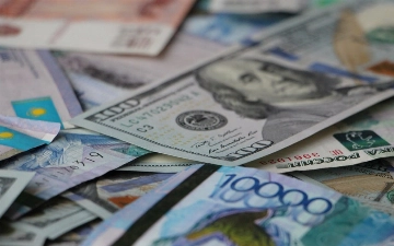 Под конец недели в Узбекистане подешевели все валюты