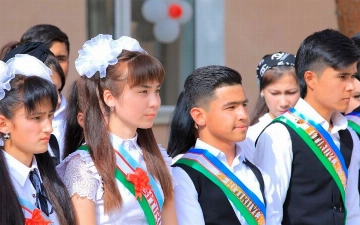 В Узбекистане школьникам запретили проводить выпускные в кафе и ресторанах