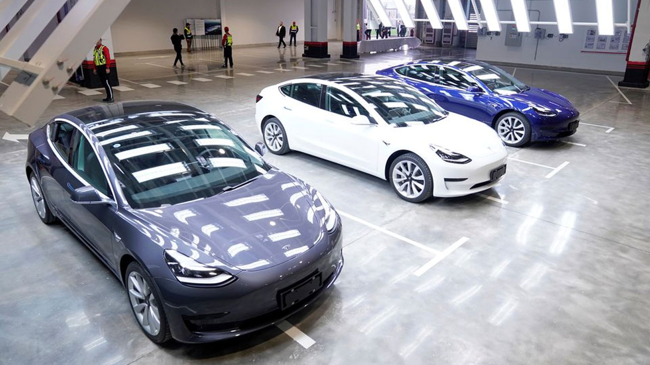 Электромобили Tesla подорожали