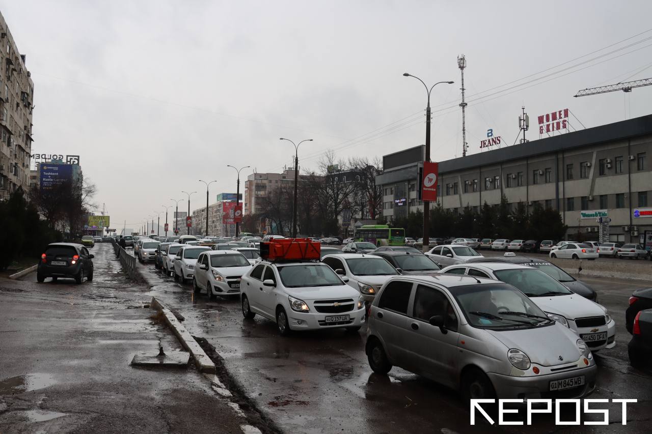 «Город для пешеходов». Президент прокомментировал ежедневные пробки в Ташкенте