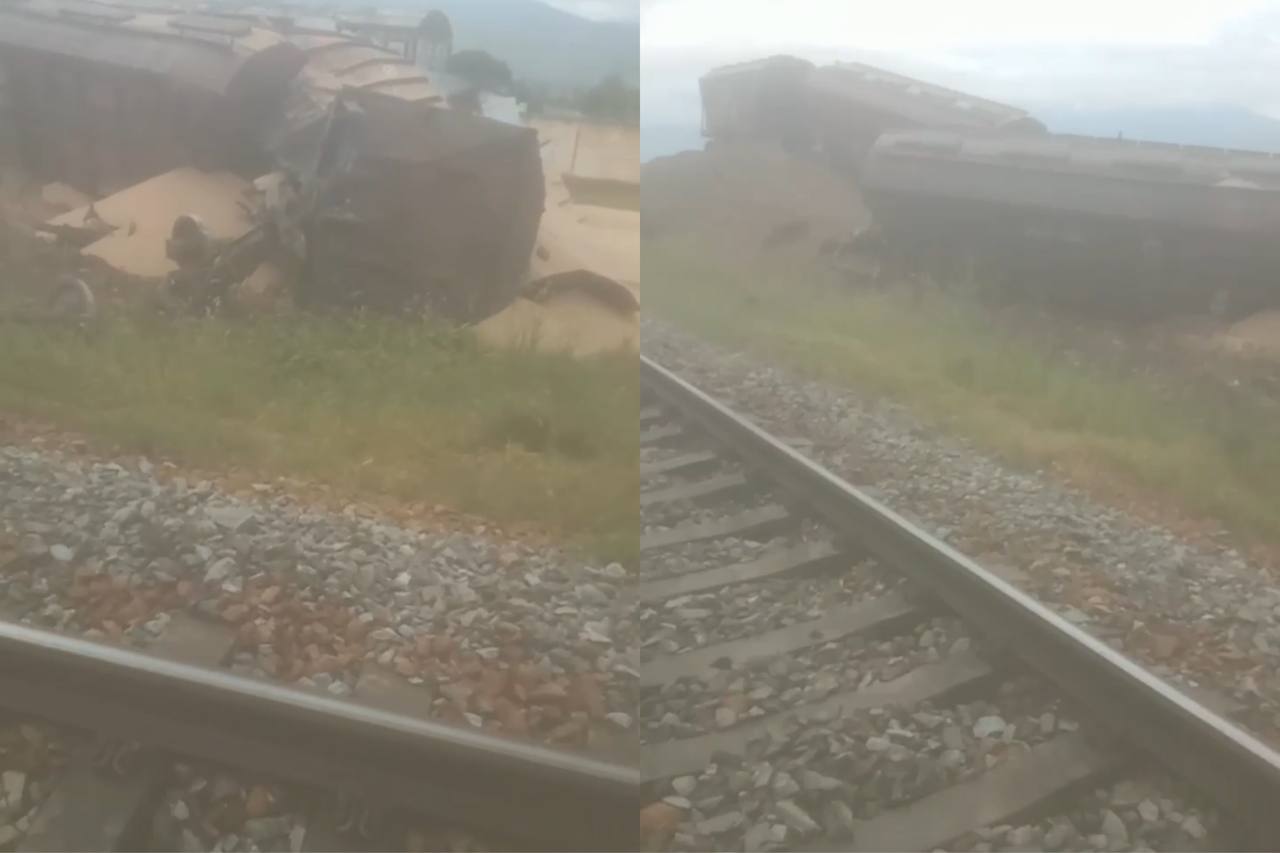 В Ангрене семь вагонов грузового поезда сошли с рельсов