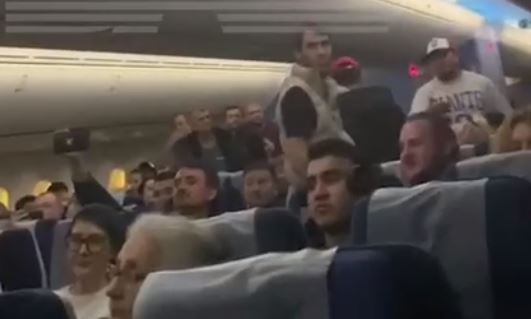 Пассажиры рейса «Ташкент — Москва» устроили драку на борту (видео)