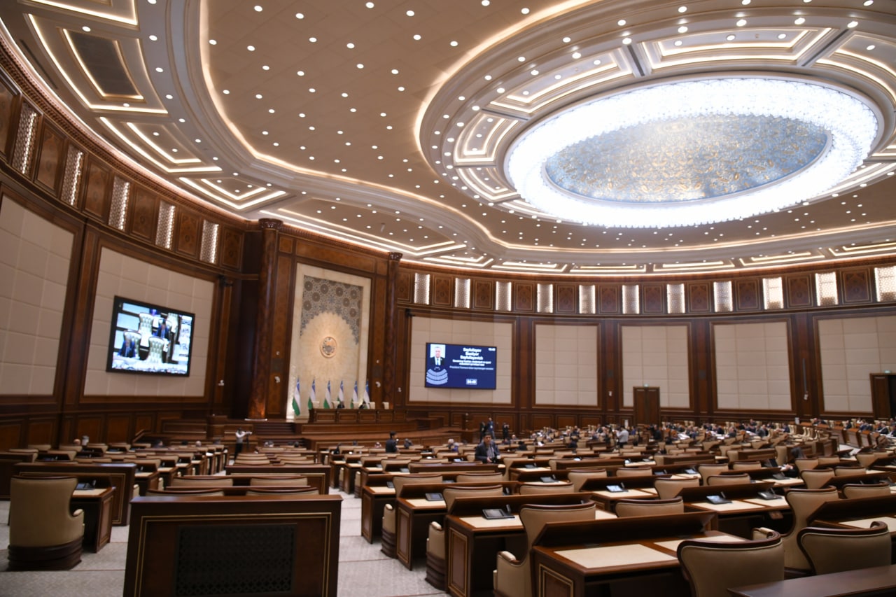 Сенат одобрил госбюджет Узбекистана на 2023 год 