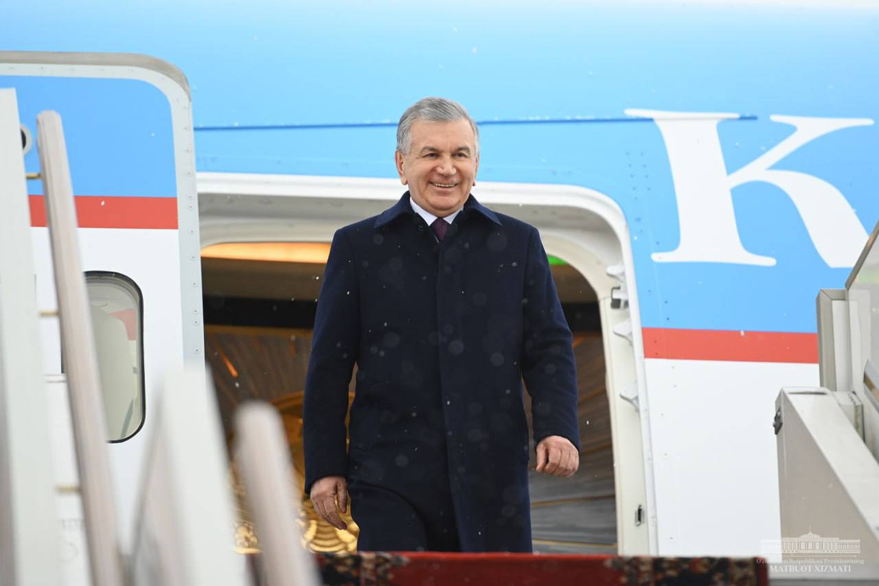 Шавкат Мирзиёев прибыл в Москву