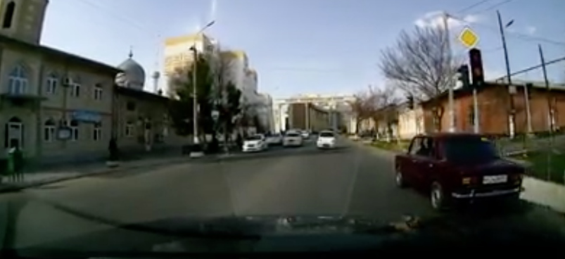 В Ташкенте крупно оштрафовали водителя за нарушение, снятое на регистратор (видео)