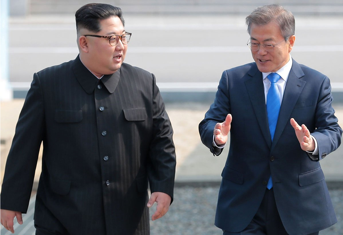 Лидеры двух Корей провели историческую встречу (фото)