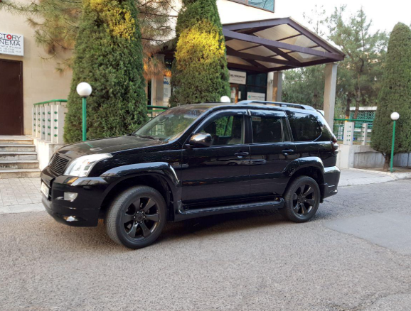 Кабмин обосновал разрешение на тонировку авто в Узбекистане и назвал цену