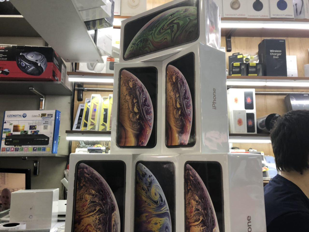 Новые iPhone XS и iPhone XS Max появились на «Малике» спустя сутки после старта продаж в США (цены)
