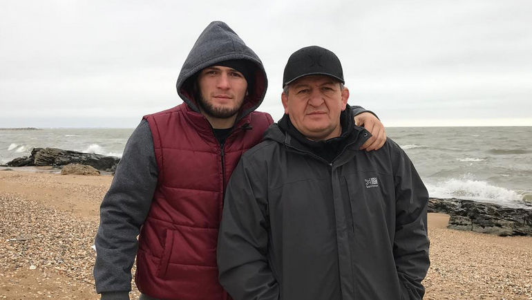 Отец Нурмагомедова прокомментировал поведение сына после боя с Макгрегором