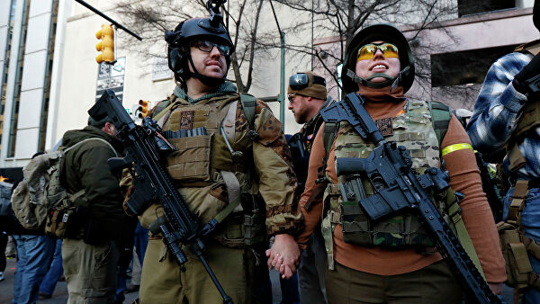 В США десятки тысяч человек вышли на акцию за право на ношение оружия