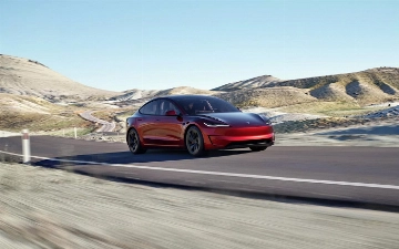 Tesla презентовала самую мощную версию Model 3
