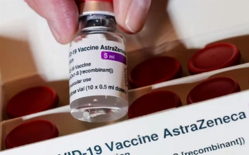 Вакцина AstraZeneca: микробиолог заявил, что тромбоз мог возникнуть из-за экономии на очистке
