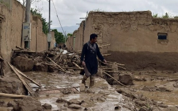 Число жертв наводнения в Афганистане превысило 300