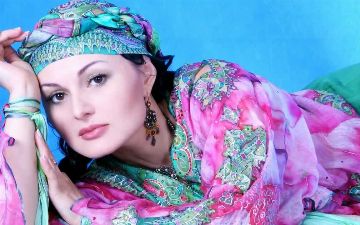 Узбекская певица Лариса Москалева выступила на свадьбе в Майами со своим хитом 90-х «Без тебя» – видео 