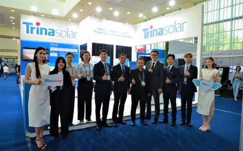 Trinasolar впервые представила свои модули Vertex N 720W и системы хранения энергии на выставке Power Uzbekistan