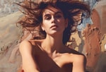 Дочь Синди Кроуфорд топ-модель Кая Гербер снялась для обложки Vogue China в платье из узбекского адраса