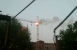 На Сергелях загорелся строительный кран — видео