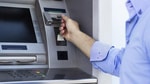 Некоторые банки повысили комиссию при снятии налички