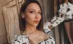 Певица Лола показала свой студенческий билет, который хранила ее мама — видео