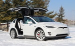 Tesla отзывает 16 тысяч новых электрокаров из-за ремней безопасности