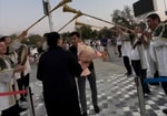 Шахло Зоирову встретили под карнай-сурнай после родов в Турции