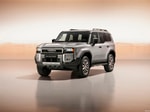 Стоимость Toyota Land Cruiser 250 оказалась выше, чем у Tank 700 Hi4-T
