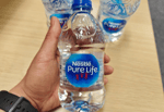 Nestle обвинили в продаже воды с фекальными бактериями