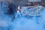 Во Франции начались массовые протесты против экономической политики правительства