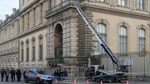 Во Франции арестовали подозреваемых в ограблении Лувра