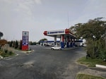 В Узбекистане подешевел дорогой бензин