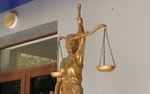 В Узбекистане законодательно закрепили право хранить молчание 