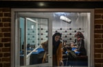 Талибы закрыли единственную в Афганистане женскую радиостанцию