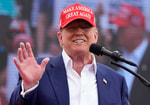 Трамп заявил, что сам примет решение о новых санкциях против России