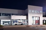 Китайцы протестуют из-за снижения цен на Tesla