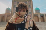 Рахим Абрамов проехался на крутых авто с поднятым флагом Узбекистана — видео