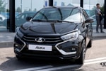 «АВТОВАЗ» сравнивает LADA Aura с Toyota Camry и Hongqi H5