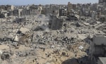 Израиль возобновил удары по сектору Газа