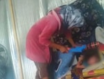 Жительница Бухары регулярно истязала и избивала палками своего ребенка