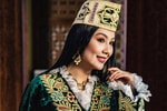 Дильноза Кубаева показала свою редкую детскую фотографию