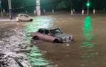 Проливной дождь затопил улицы Ташкента — фото и видео