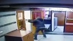 Мужчина с автоматом атаковал посольство Азербайджана в Иране, есть погибший — видео (18+)
