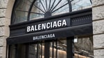 «Отмена по полной программе»: блогеры режут и сжигают одежду Balenciaga