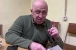«Как выиграть войну, если вдруг дедушка — му***?» — Пригожин снова пожаловался на нехватку боеприпасов (видео)