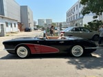 BYD создал родстер на базе Chevrolet Corvette 1958 года