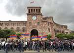 В Армении митингующие потребовали отставки премьера Пашиняна