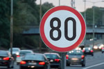 На некоторых дорогах Ташобласти разрешенную скорость движения авто снизили до 80 км/ч