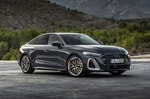 Переход Audi на электромобили будет медленнее из-за гибридных машин