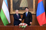 Шавкат Мирзиёев провел переговоры с президентом Монголии