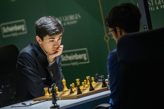 Турнир претендентов: Жавохир Синдаров обыграл Рамешбабу Прагнанандху