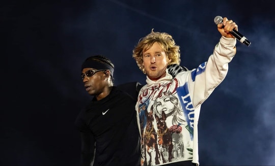 Оуэн Уилсон теряет сына на фестивале Трэвиса Скотта в комедии «Rolling Loud»